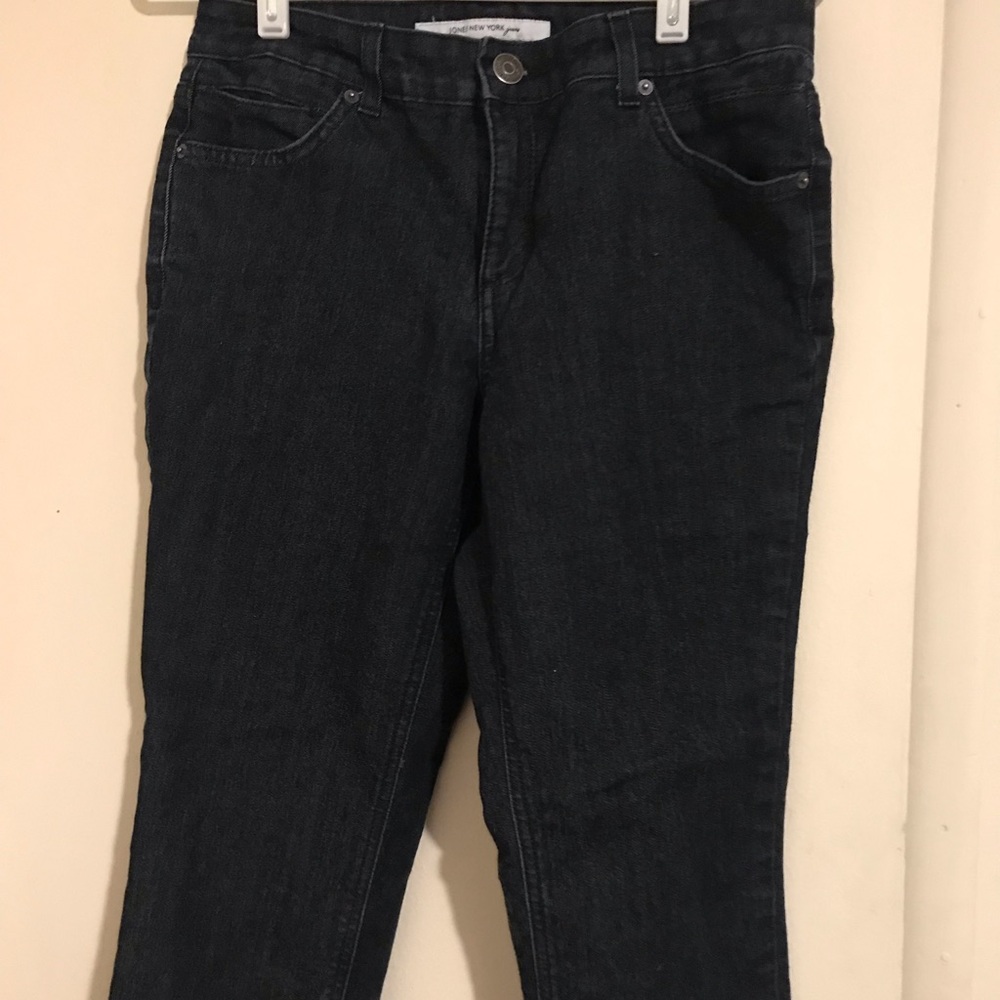 Jones New York Capri length jeans size 6